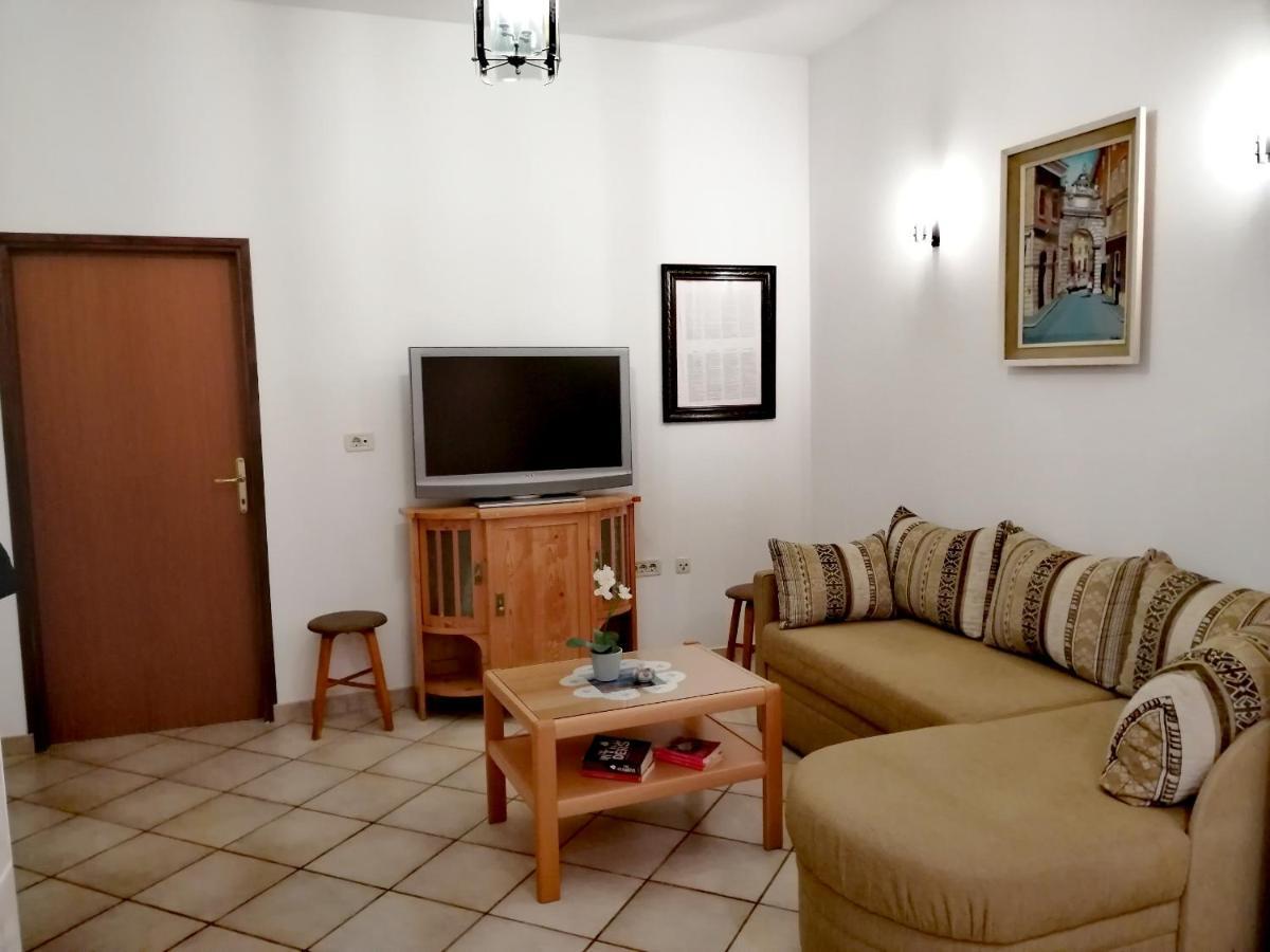 Room And Apartment Lea Rovinj Exterior photo