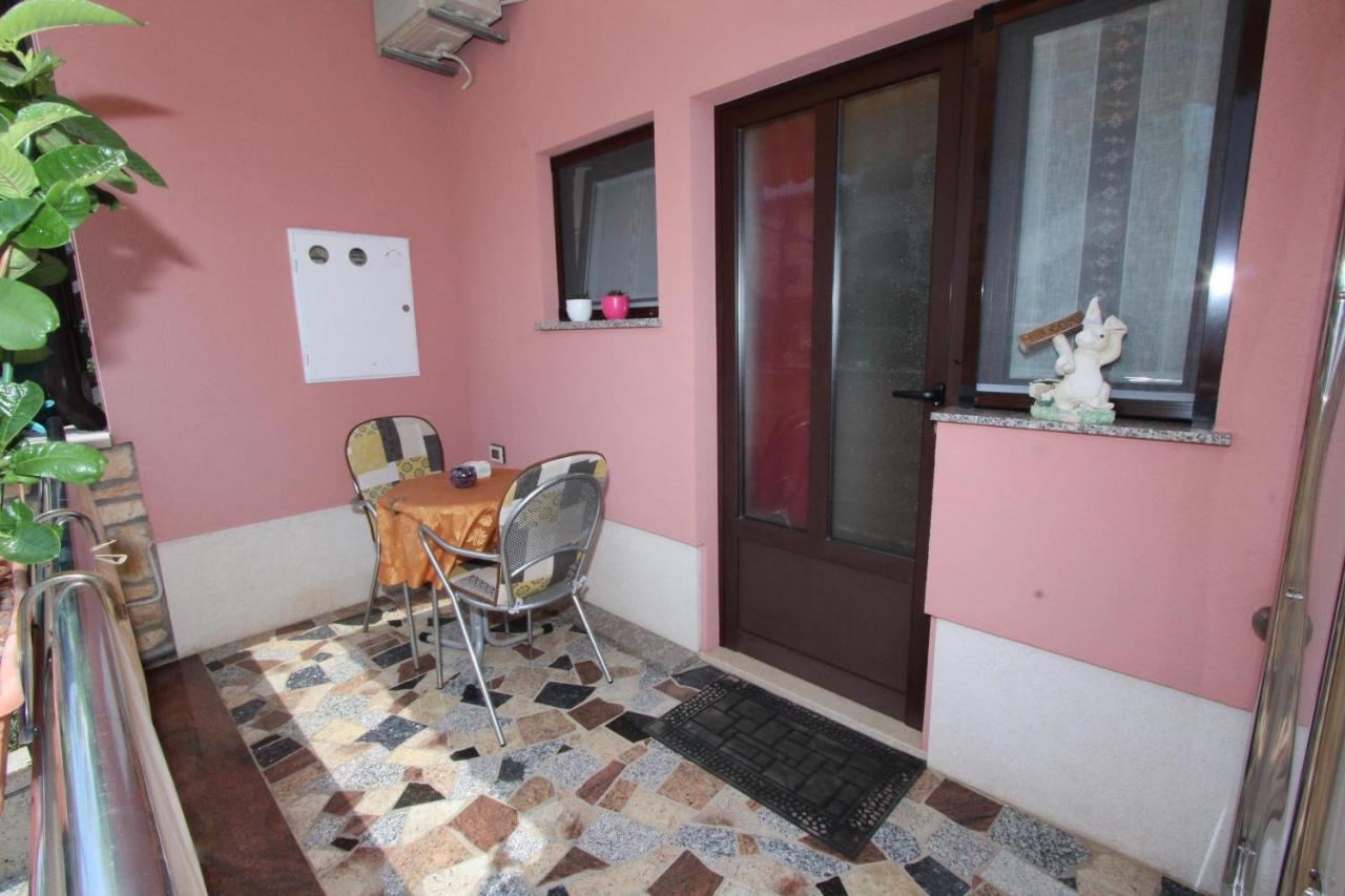 Room And Apartment Lea Rovinj Exterior photo