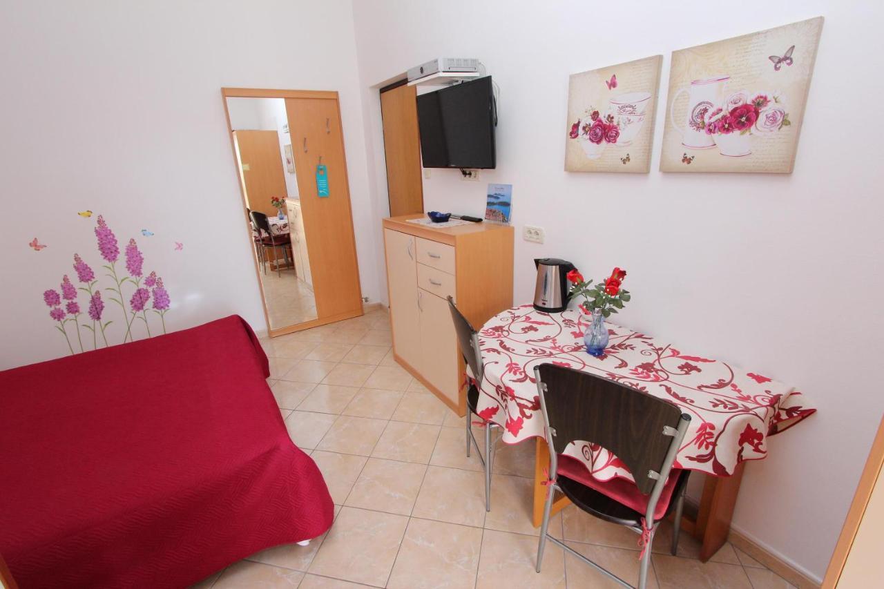 Room And Apartment Lea Rovinj Exterior photo
