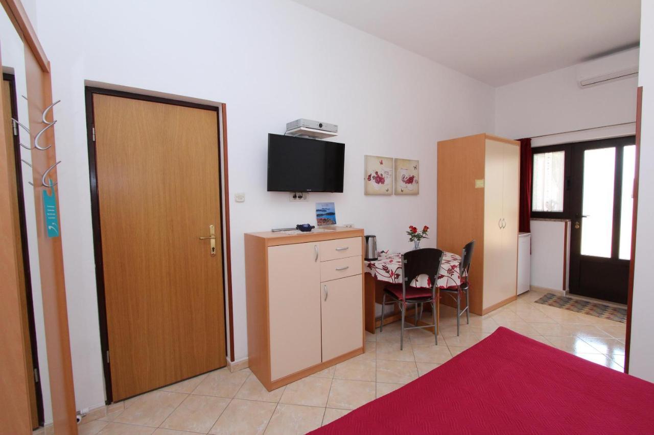 Room And Apartment Lea Rovinj Exterior photo